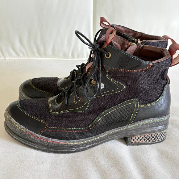 CrazyCatz Patchwork Boots 9.5 Black Leather Ankle Bootie Combat Boho Art to Wear - Picture 1 of 7